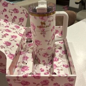 Stanley x LiveShackFancy Ribbon Rosa 40oz